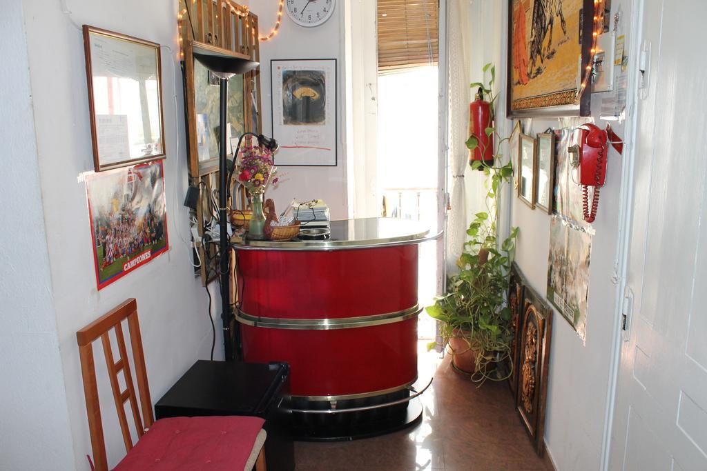Hostal Graciela Мадрид Экстерьер фото