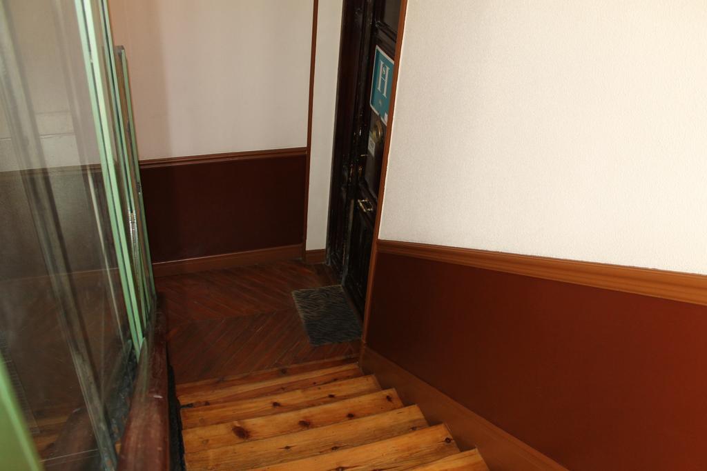 Hostal Graciela Мадрид Экстерьер фото