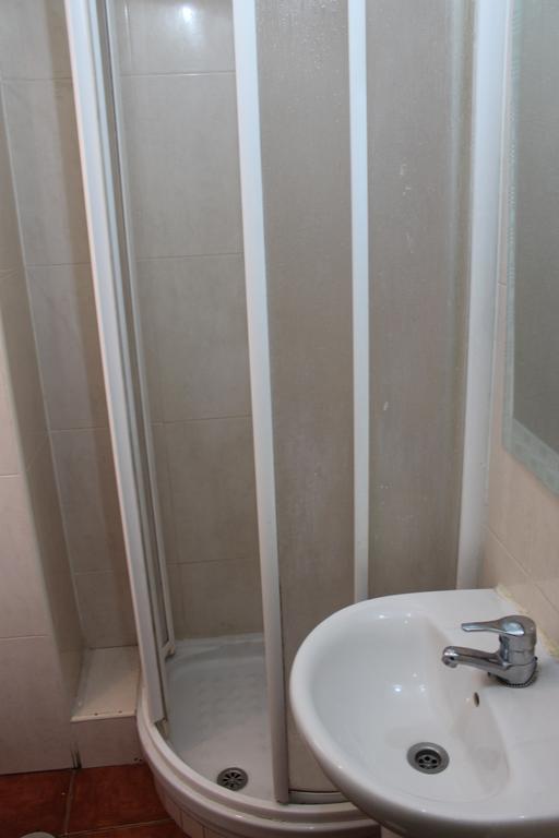 Hostal Graciela Мадрид Экстерьер фото