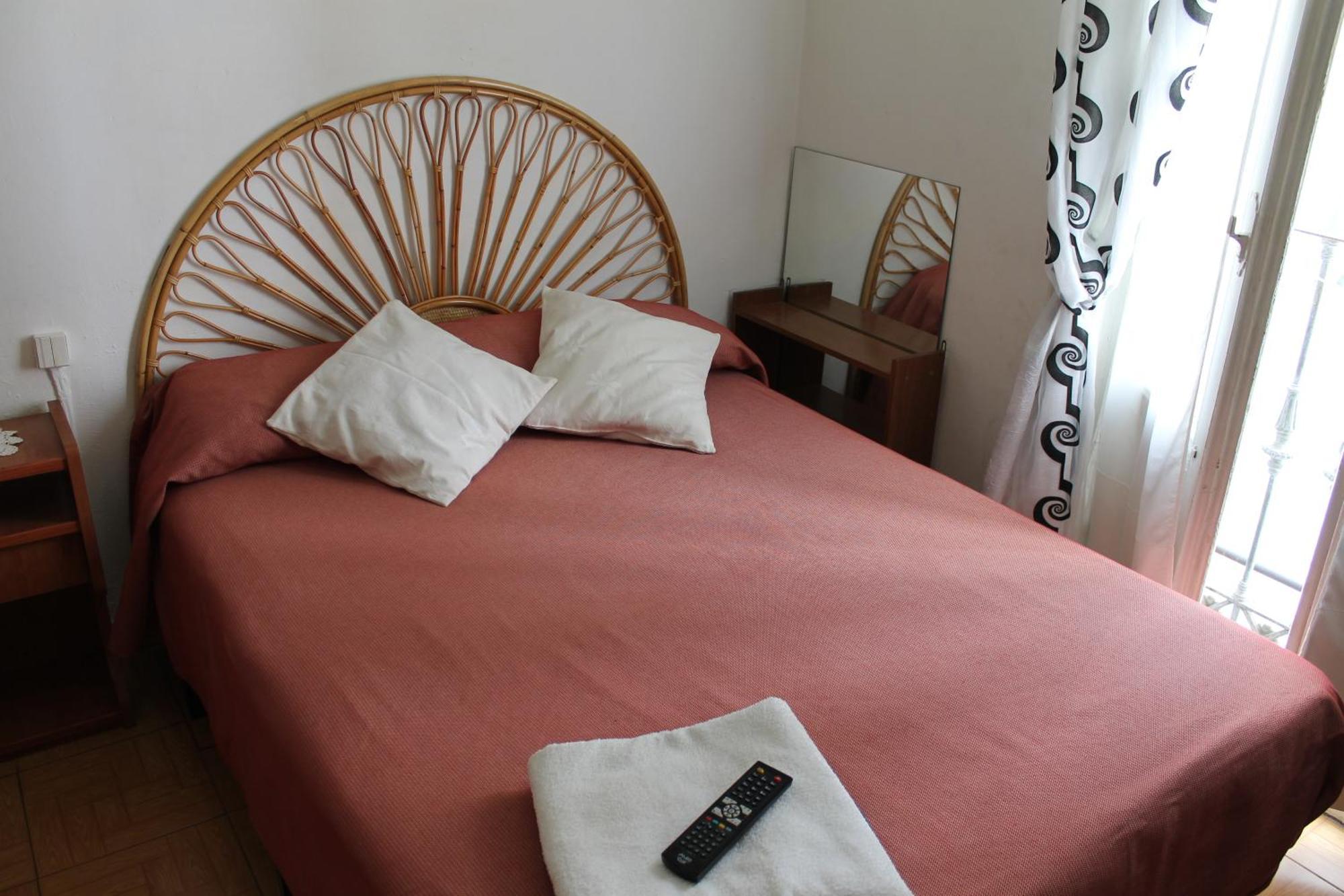 Hostal Graciela Мадрид Экстерьер фото