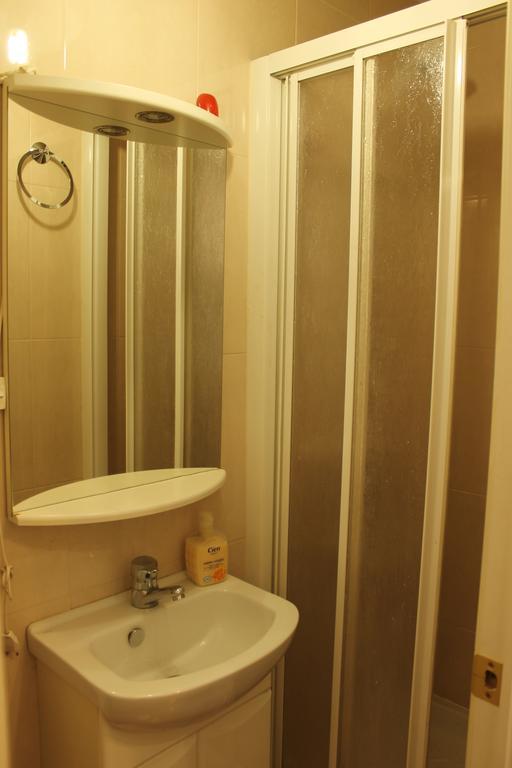 Hostal Graciela Мадрид Экстерьер фото